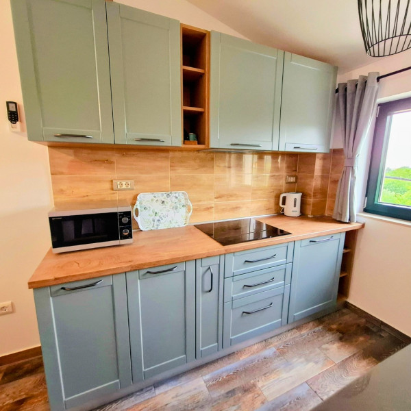 K&uuml;che, MATI VELEBITA, MATI VELEBITA  Seline