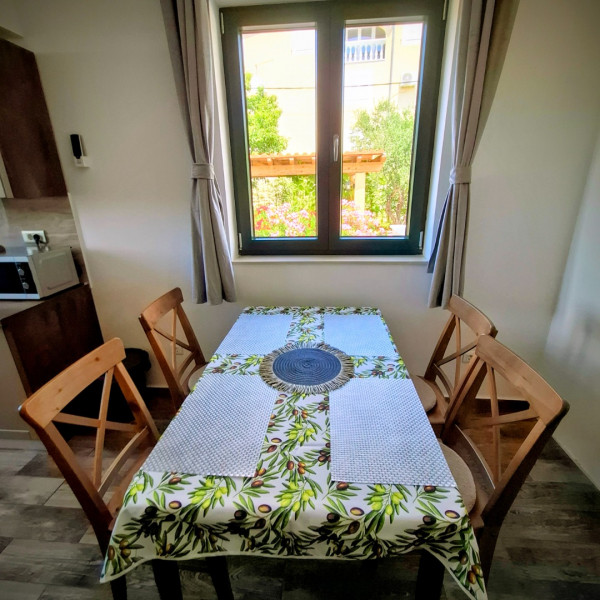 K&uuml;che, MATI VELEBITA, MATI VELEBITA  Seline