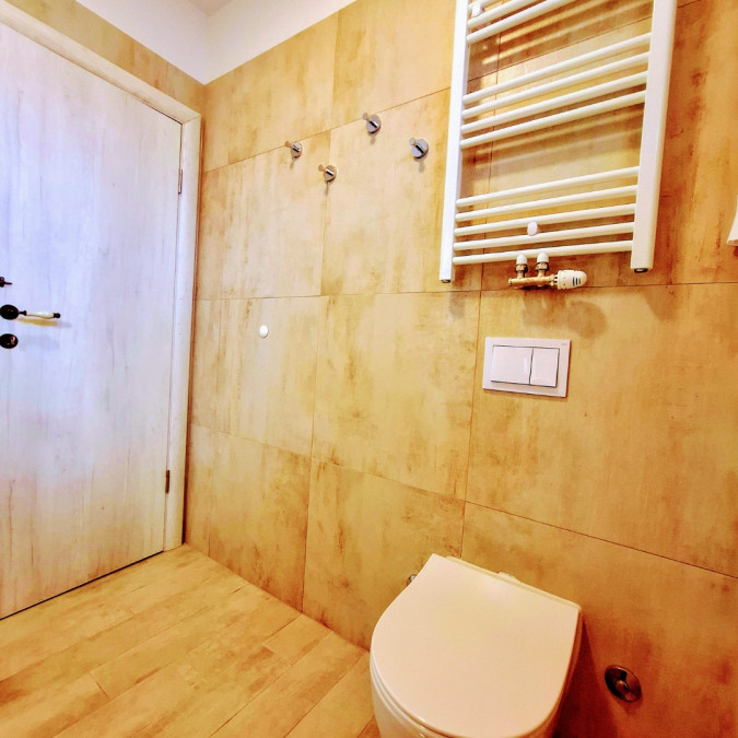 Moon, MATI VELEBITA  Seline