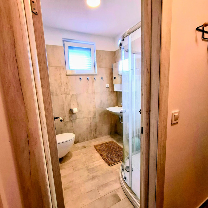 Moon, MATI VELEBITA  Seline